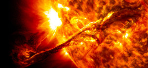 Bolygó méretű ismeretlen objektum csapolja a Nap energiáját!