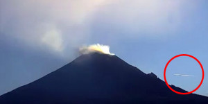 Ufót filmeztek a mexikói vulkánkitörés közben