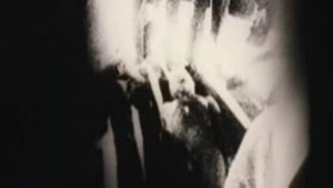 Kiszivárgott 1947-es roswelli filmtekercs egy halott földönkívüliről?