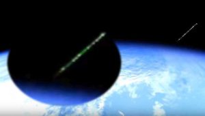 A Földről is lefotózták a hatalmas UFO-t, amit az űrállomás kamerái az űrben láttak