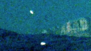 Háromszög alakú UFO-kat videóztak a nevadai Red Rock kanyonban