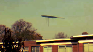 Összeesküvés-őrület: rémisztő alakú UFO lebegett az égen Hollandia felett