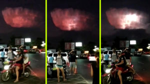 Álcázott UFO-átjáró: Magányos villámszóró felhő jelent meg Thaiföld felett