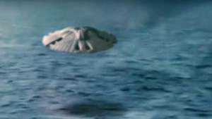 UFO lebegett egy katonai helikopter mellett – kiszivárgott a videó!