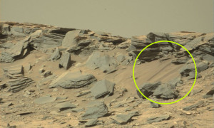 Elképesztő fotók érkeztek a Marsról! A NASA miért nem vette észre?