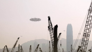 UFO-anyahajó lebegett Shanghai felett – hibás volt az álcázó berendezése!