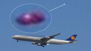 Egyre többször szállnak veszélyesen közel a repülőgépekhez az UFO-k