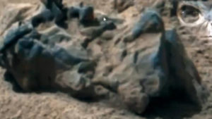 Megdöbbentő fotó: Marslakót ölt a Curiosity rover?