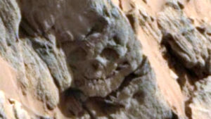 Döbbenetes lelet: Ősi idegen megkövesedett koponyájára bukkantak a Marson