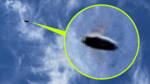 Véletlenül egy UFO-t is lekapott, miközben a felhőkről készített fotókat