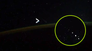 UFO-k repültek be az űrállomás sarki fény videójába…