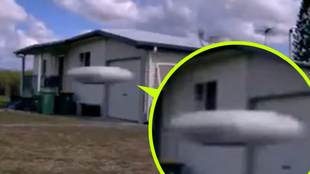 UFO-t rögzített egy mozgásérzékelős biztonsági kamera