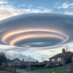 Furcsa UFO-felhő sokkolja a briteket